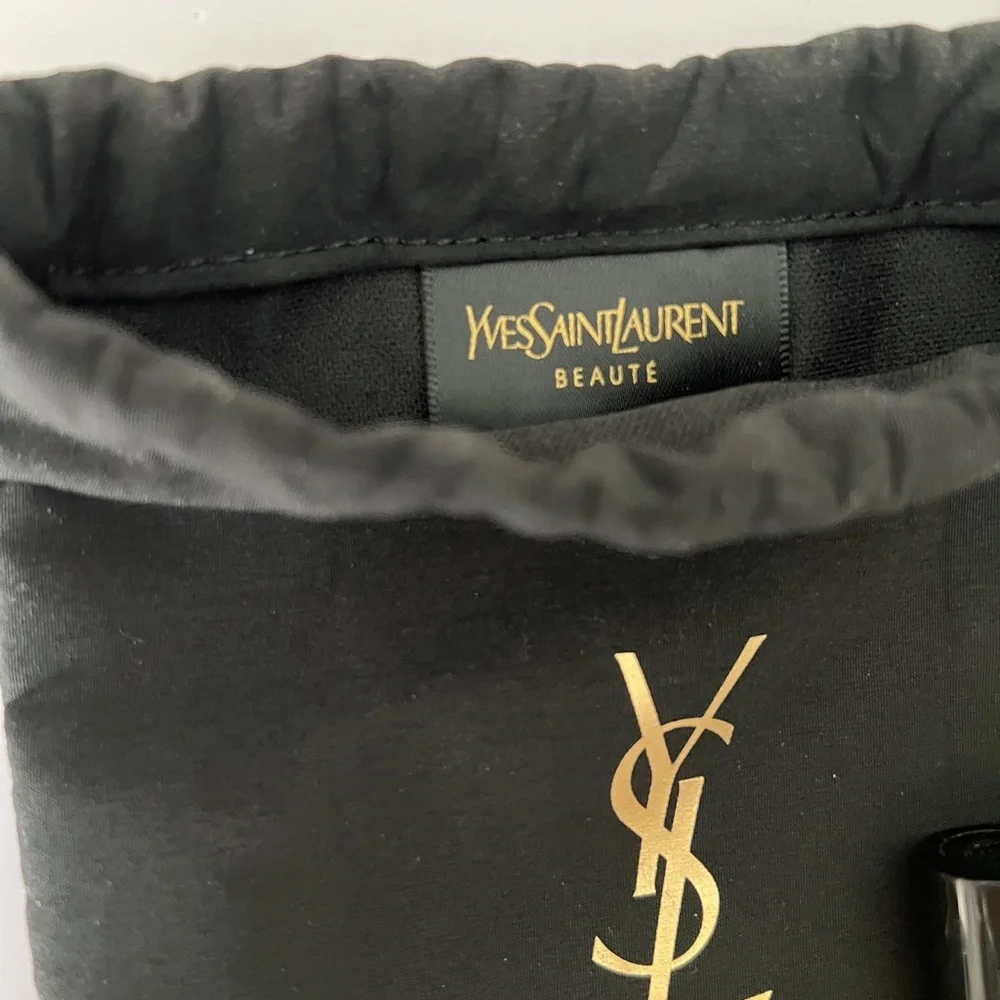 Yves Saint Laurent Cosmetic Beauty Gift Set NWT (JB1495